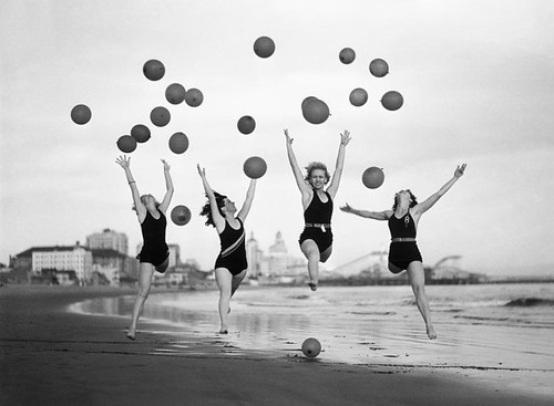 The British one legged synchronised balloon catching team, show why they are favourites for gold, at this years paralympics.